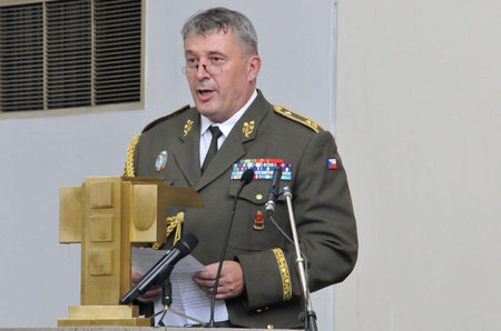 Generál Aleš Opata vzpomínal na statečného muže - kamaráda Jaroslava Klemeše, který byl velikým vzorem pro dnešní výsadkáře