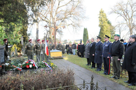 V Lázních Toušeň lidé vzpomínali na hrdinu Tomáše Sedláčka
