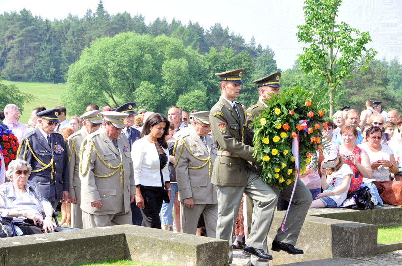 Nechyběli ani zástupci veteránských organizací - na snímku představitelé Českého svazu bojovníků za svobodu