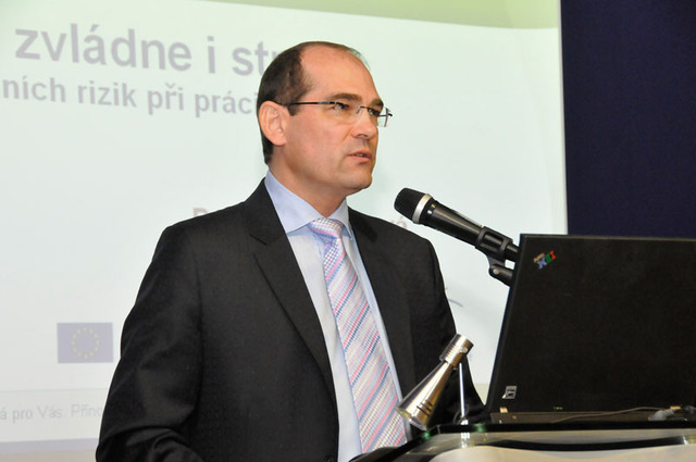 Z vystoupení prvního náměstka ministra obrany Jiřího Borovce, který nad konáním odborného shromáždění převzal záštitu