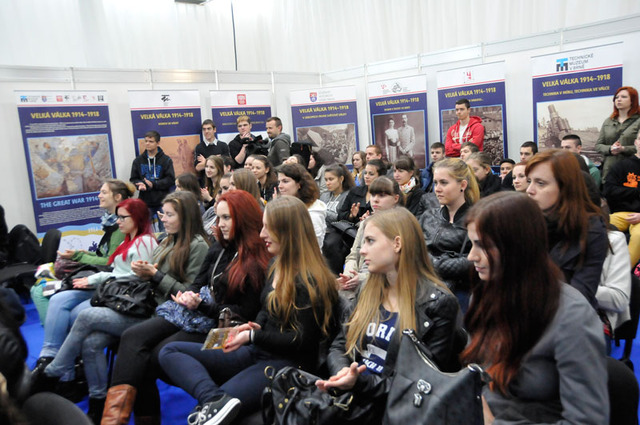 Beseda se sportovci přitáhla mimořádnou pozornost, a to zejména mládeže, která navštívila českou expozici na veletrhu IDEB 2014