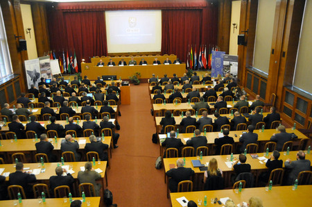 Pohled do hlavního sálu MO ČR, kde se konala II. národní vyzbrojovací konference