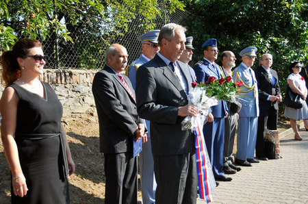 Z pietního aktu u památníku padlých občanů Lošan a Lošánek v 1. světové válce