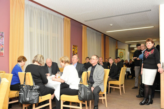 Účastníci setkání, které se konalo ve Vojenském klubu Domu armády Praha. Tady se sešlo více než devadesát současných i bývalých zaměstnanců úřadu, kteří svou prací dohlížejí na to, aby byl resort Ministerstva obrany ČR bezpečný a efektivní.