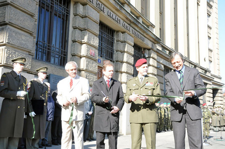 Výstava na pražském Vítězném náměstí mapuje 15 let České republiky v NATO