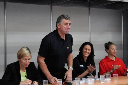 Úspěšný světový medailista, diskař Imrich Bugár, bavil  posluchače svými historkami ze světa diskařského sportu