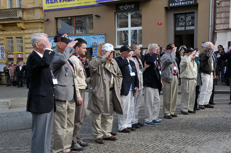 Čest svým kamarádům vzdali také američtí veteráni