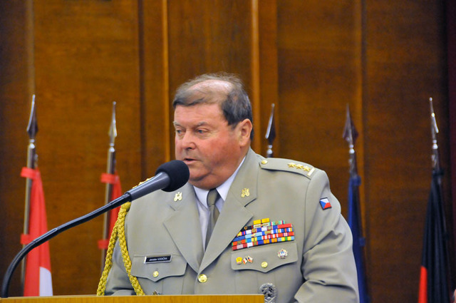 Předseda ČSBS plukovník Jaroslav Vodička nešetřil kritikou do vlastních řad a také poděkoval účastníkům shromáždění za připomínku 71. výročí SNP