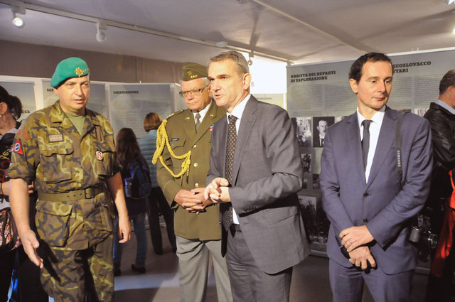 Výstavu věnovanou československým legionářům na italské frontě zahájil ve městě Arco velvyslanec ČR v Itálii Petr Buriánek. Spolu s ním se za českou ambasádu zúčastnil Jozef Špánik