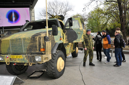 Obrněné vozidlo Dingo ze strakonického protiletadlového raketového pluku. 