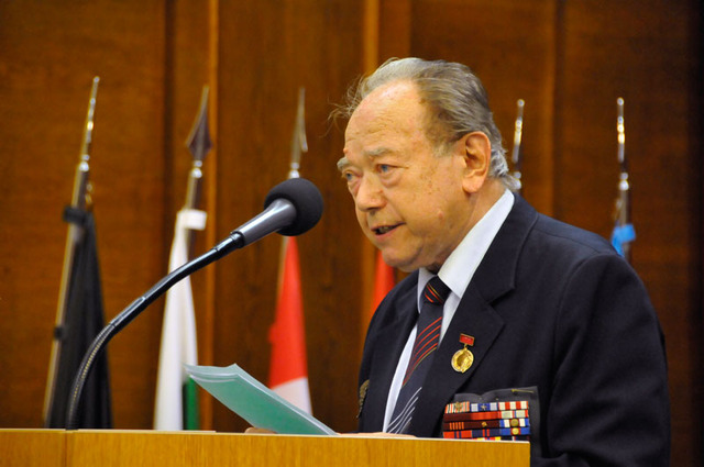 Jan Turek ze Sdružení českého národního povstání podrobně seznámil účastníky s průběhem květnových dnů roku 1945, a to především v Praze