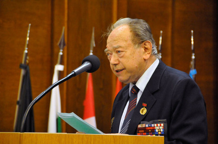 Jan Turek ze Sdružení českého národního povstání podrobně seznámil účastníky s průběhem květnových dnů roku 1945, a to především v Praze