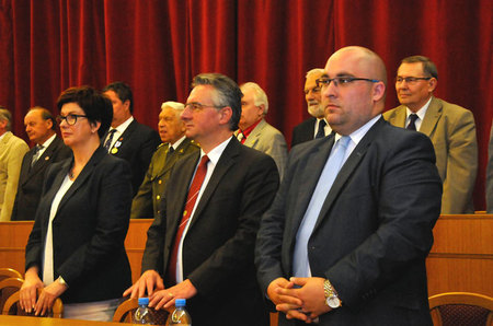 V čestném předsednictvu zasedla spolu s ústavními činiteli a dalšími hosty také náměstkyně Alena Netolická