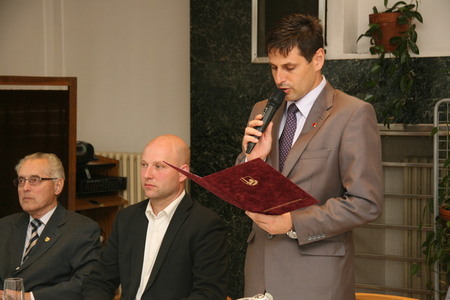   Náměstek MO Michael Hrbata při projevu