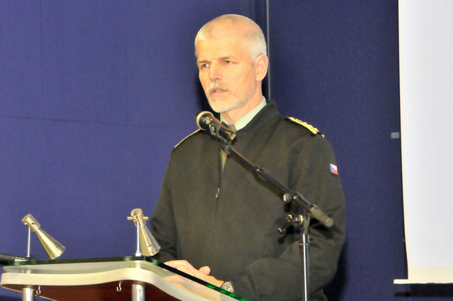 Účastníky konference pozdravil a popřál jim mnoho zdaru v jednání také náčelník GŠ AČR generálporučík Petr Pavel