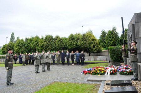 Čest padlým vojákům vzdali také veteráni