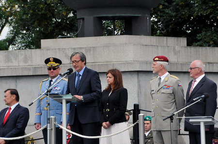 Projev ministra obrany Martina Stropnického k nastoupeným jednotkám AČR a Hradní stráže