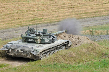 První rána plnou ráží ministra obrany z tanku T-72 M4 CZ