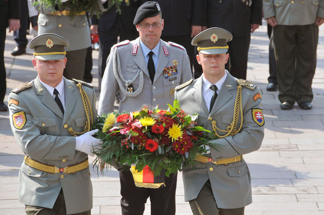Památce sovětských vojáků se poklonil také přidělenec obrany Spolkové republiky Německo na Slovensku