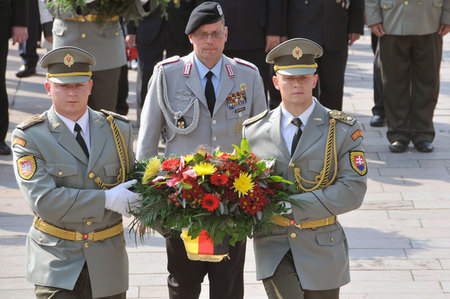 Památce sovětských vojáků se poklonil také přidělenec obrany Spolkové republiky Německo na Slovensku