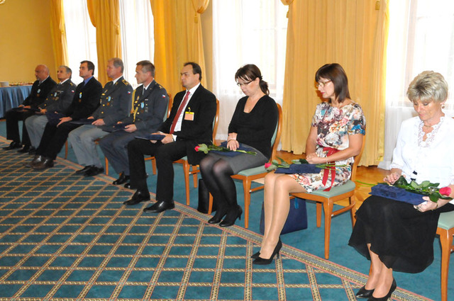 Ocenění účastníci slavnostního ceremoniálu, který se uskutečnil v salónku Praha na Ministerstvu obrany ČR