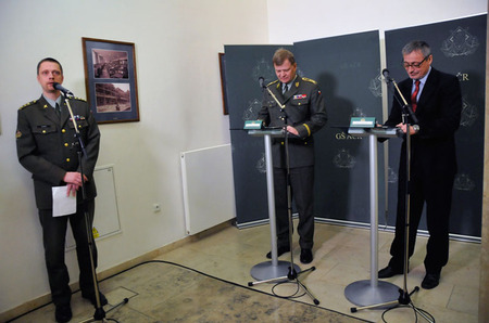 Při tiskové konferenci oba představitelé resortu shodně konstatovali, že uplynulý rok dal základ k dalšímu rozvoji české armády