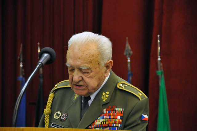 Průběh bitvy u Jasla podrobněji popsal z osobních vzpomínek brigádní generál v.v. Miloslav Masopust