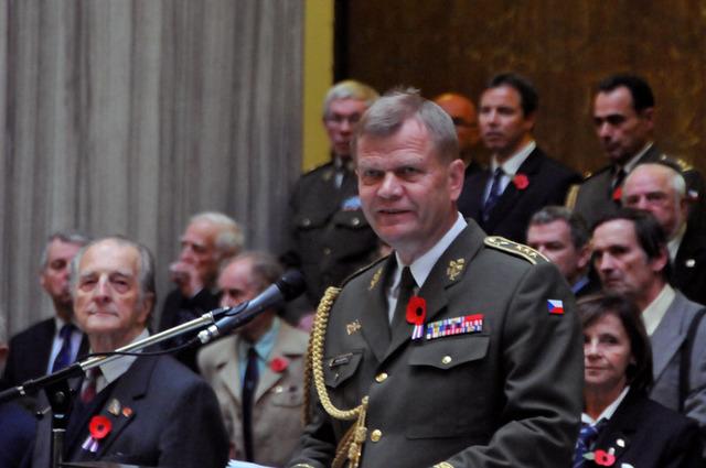 Také generálporučík Josef Bečvář připomněl historii svátku válečných veteránů