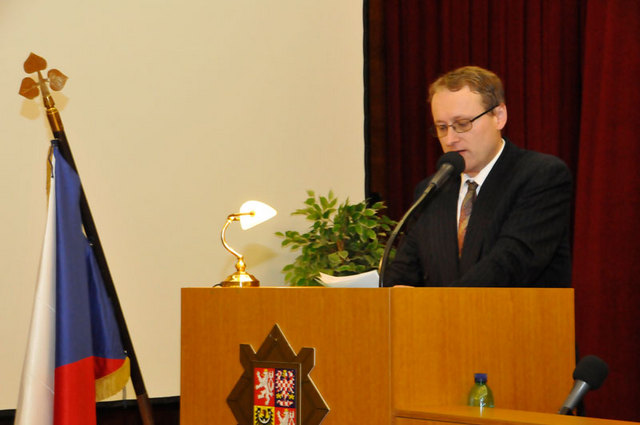 Historik Tomáš Jakl z Vojenského historického ústavu přiblížil podrobněji milníky budování 1. československého armádního sboru v tehdejším SSSR a rozebral hlavní úseky bojů o Kyjev, kde vojáci prokázali svou statečnost a hrdinství