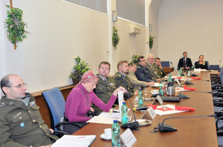 V Síni vědecké rady UO se delegace setkala s členy kolegia rektora (1)