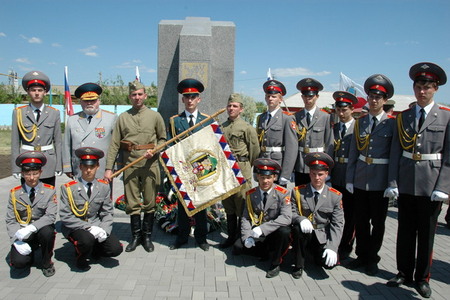 Hold čs. legionářům přišli složit také kadeti místní vojenské školy