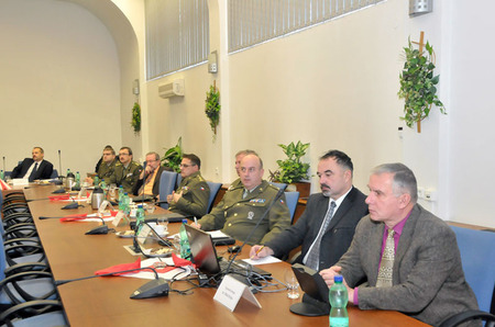 V Síni vědecké rady UO se delegace setkala s členy kolegia rektora (2)