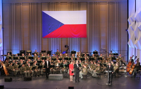 Ze zahájení slavnostního koncertu, který slovem provázeli Daniela Písařovicová a Václav Žmolík