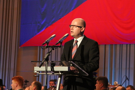 Premiér české vlády Bohuslav Sobotka v projevu podtrhl, že vděk  a úcta patří těm, kteří se zasloužili o vítězství nad nacisty v době 2. světové války