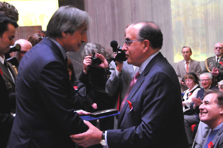 Mezi oceněnými byli také ti, kteří obdrželi Záslužné kříže ministra obrany České republiky III.stupně in memoriam. K nim patřili i Egon a Wolf Rausnitzovi, za které převzali ocenění jejich příbuzní