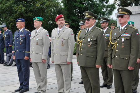 Vojáci, kteří na Vítkově obdrželi vyznamenání za službu vlasti