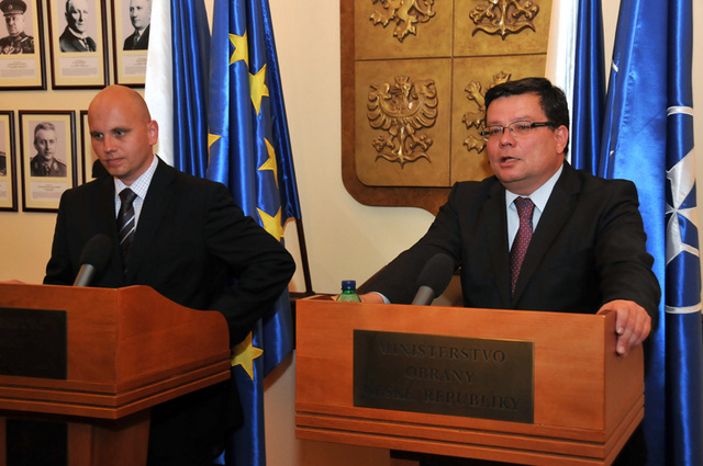 Z tiskové konference na Ministerstvu obrany ČR