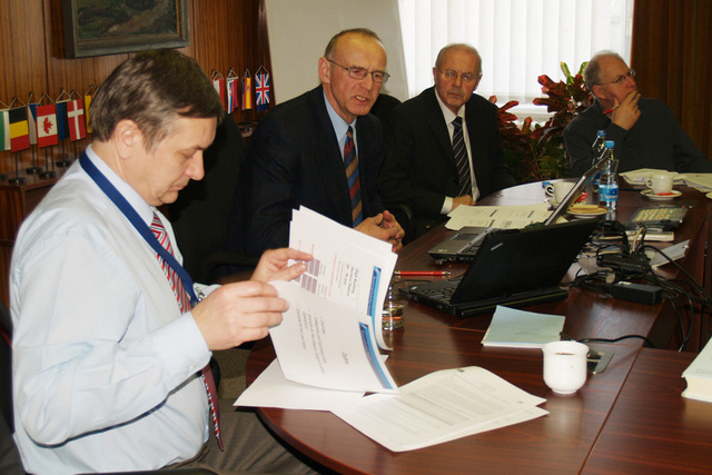 První jednání pracovního týmu projektu výzkumu Agentury NATO pro vědu a výzkum SAS 098 na Univerzitě obrany 21. února 2012
