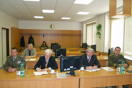 Obhajoby závěrečných prací studentů (1)

