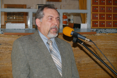 Autor výstavy historik doc. PhDr. František Hanzlík, CSc.
