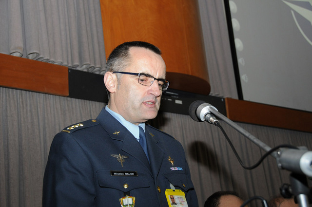 Slavnostní shromáždění zahájil prorektor pro vnitřní řízení plk. gšt. Miloslav Bauer