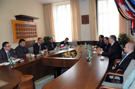 Z jednání obou delegací na Ministerstvu obrany ČR (1)