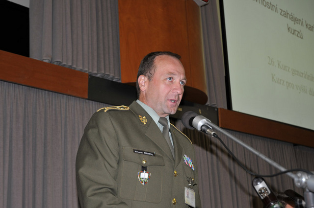 Rektor-velitel Univerzity obrany brigádní generál Bohuslav Přikryl zahájil kariérní kurzy