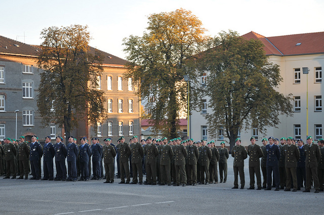 Slavnostní nástup k zahájení nového akademického roku na Univerzitě obrany.
