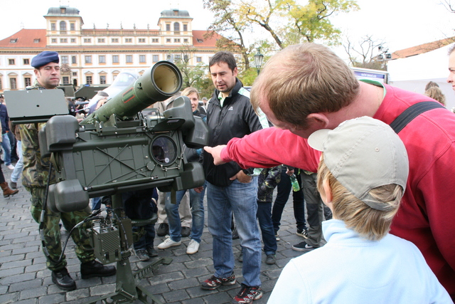 O protiletadlový komplet RBS-70 měly zájem hlavně děti…