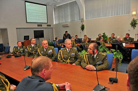 Na Univerzitě obrany začal externí kurz generálního štábu v nové podobě