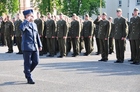 Prorektor UO plukovník gšt. Miloslav Bauer provádí přehlídky jednotek