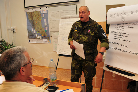 Praporčíci se na Univerzitě obrany učili plánovat vojenské operace