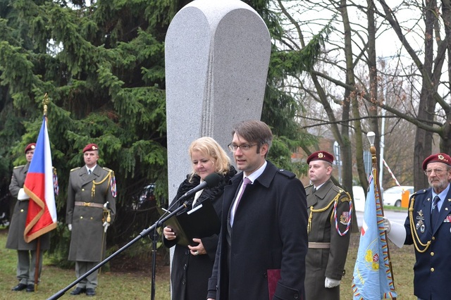 Náměstek ministra obrany Jakub Landovský uctil památku generála Rudolfa Pernického