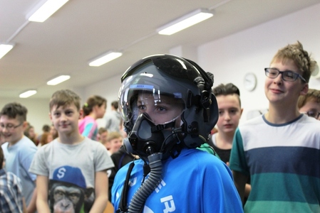 Co obnáší být vojenským pilotem, se dozvěděly děti v Kolíně a v Čáslavi